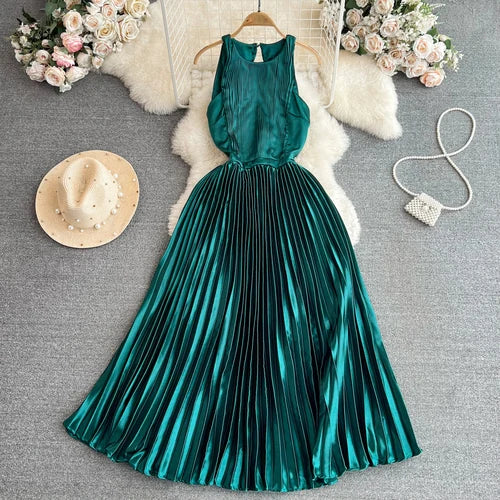 Elegant Emerald Green Pleated Maxi Dress