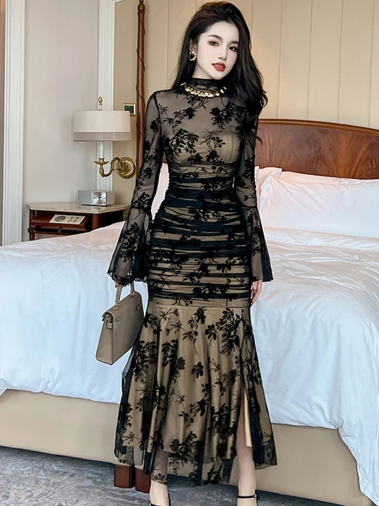 fitted lace wedding dress A-Line V Neck Elegant Floral Lace Wedding Dresses WD697 US4 / Custom Color main image 1