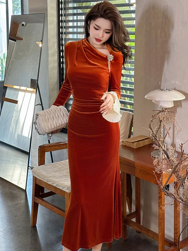 Elegant Velvet Dress with Brooch and Sleeves