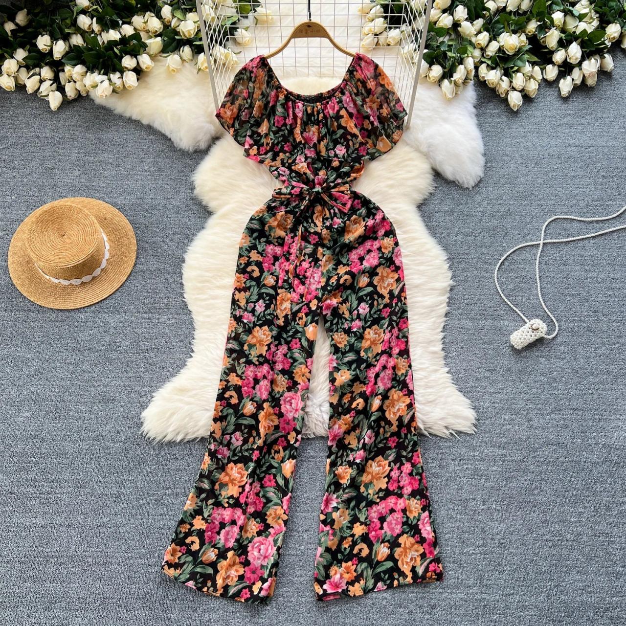 Triangle Slim Embroidered Off-Shoulder Strap Vest Jumpsuit Triangle Slim Embroidered Off-Shoulder Strap Vest Jumpsuit