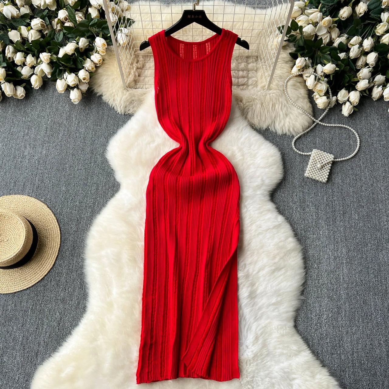 Elegant Sleeveless Red Ribbed Maxi Dress