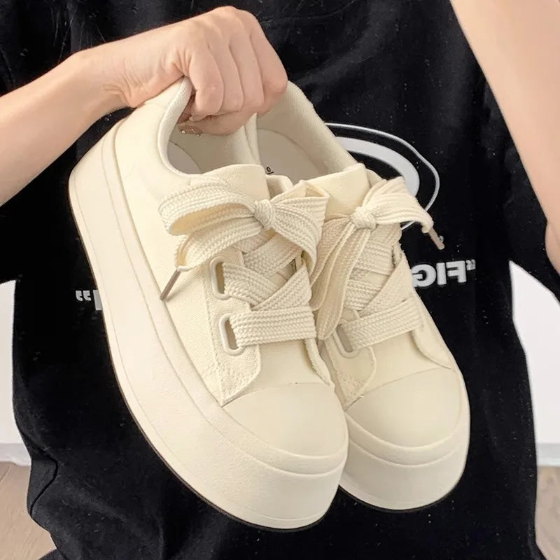 Vintage Creamy Canvas Sneakers With Large Laces